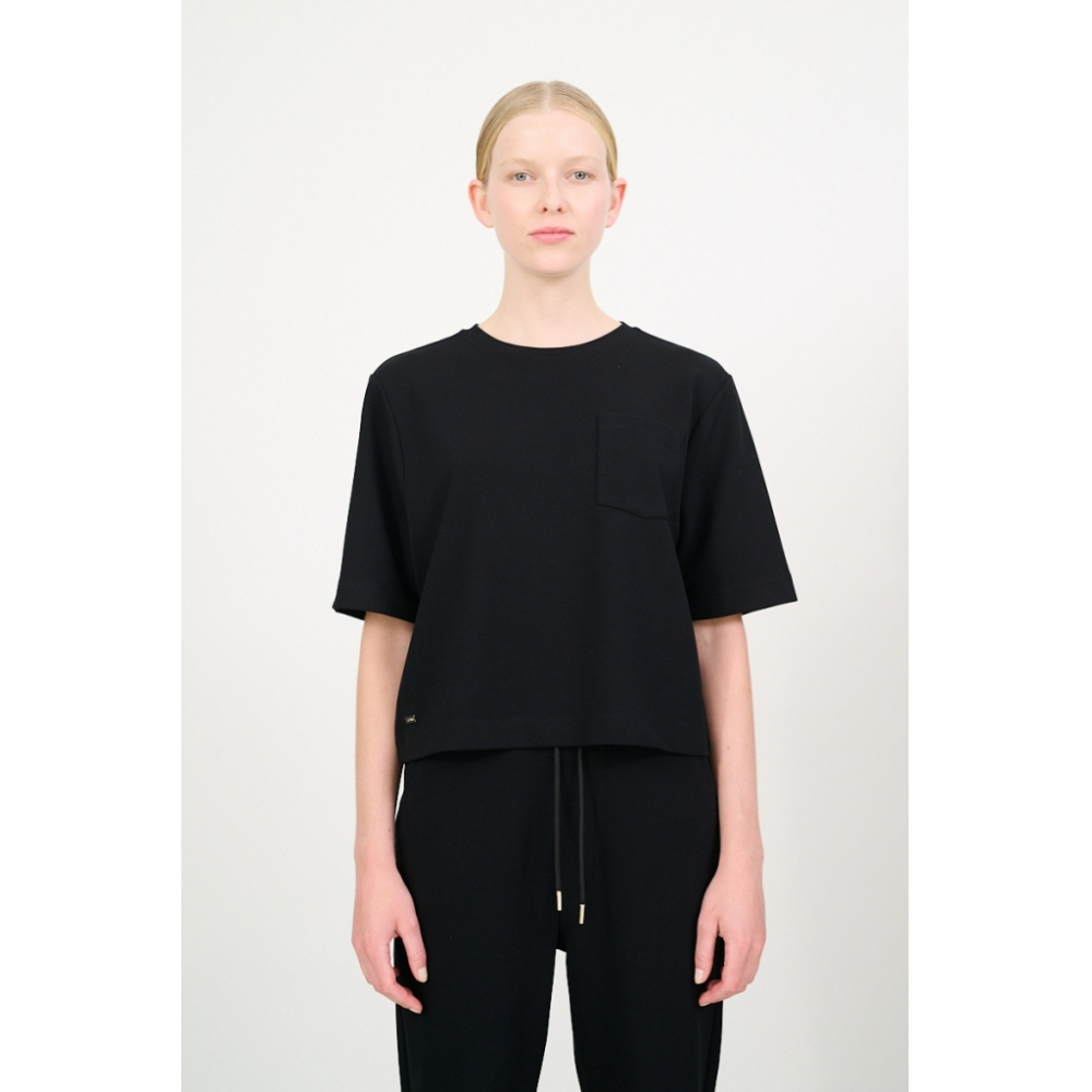 FOREST ESSENTIAL SHORT TEE - BLACK