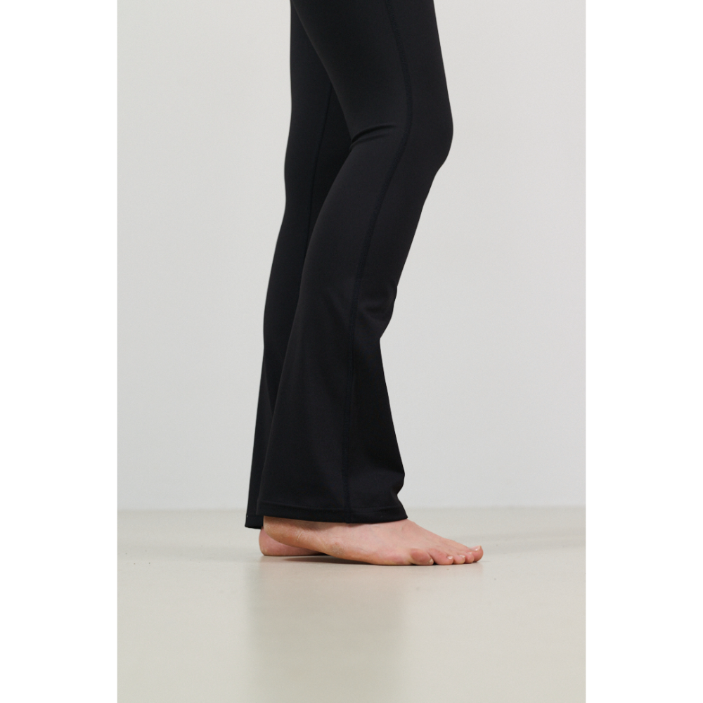 RIVER LIFT HIGHWAISTED FLARE LEGGING - BLACK